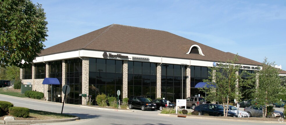 2700-2750 Golf Rd, Delafield, WI à louer - Photo de l’immeuble – Image 2 sur 5