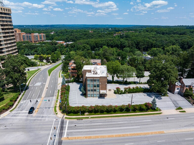 400 E Joppa Rd, Towson, MD à vendre - Photo de l’immeuble – Image 2 sur 12