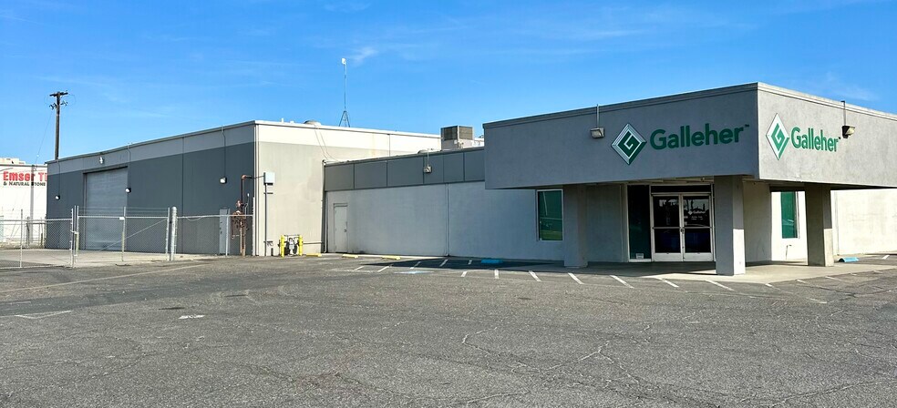 2380 N Clovis Ave, Fresno, CA à louer - Photo de l’immeuble – Image 2 sur 10