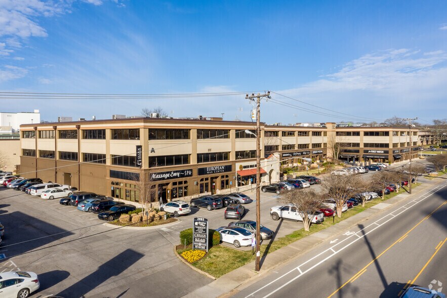 2002 Richard Jones Rd, Nashville, TN à louer - Photo de l’immeuble – Image 1 sur 15