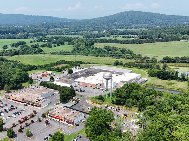 1 Cleveland St, Gordonsville, VA à louer - Photo de l’immeuble – Image 3 sur 5