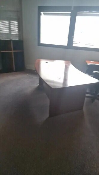 Bureau dans Rillieux-la-Pape à louer - Photo de l’immeuble – Image 2 sur 3