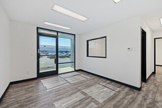 15131-15151 Goldenwest Cir, Westminster, CA à louer Photo intérieure– Image 2 sur 7