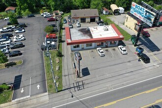 6210 Charlotte Pike, Nashville, TN à louer Photo de l’immeuble– Image 1 sur 3