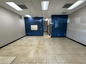10660 Sierra Ave, Fontana, CA à louer Photo intérieure– Image 2 sur 5