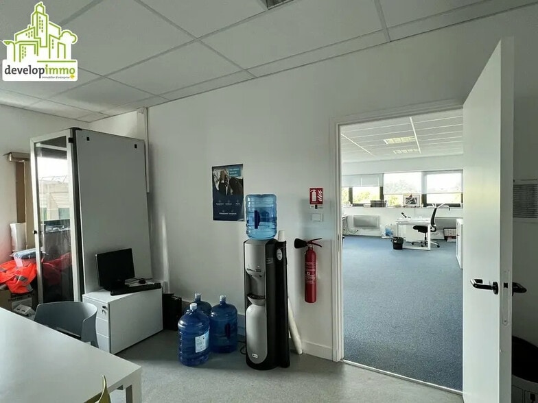 Bureau dans Caen à louer - Photo de l’immeuble – Image 3 sur 11