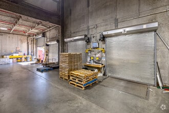 60-15 Little Neck Pky, Little Neck, NY à louer Photo intérieure– Image 2 sur 2