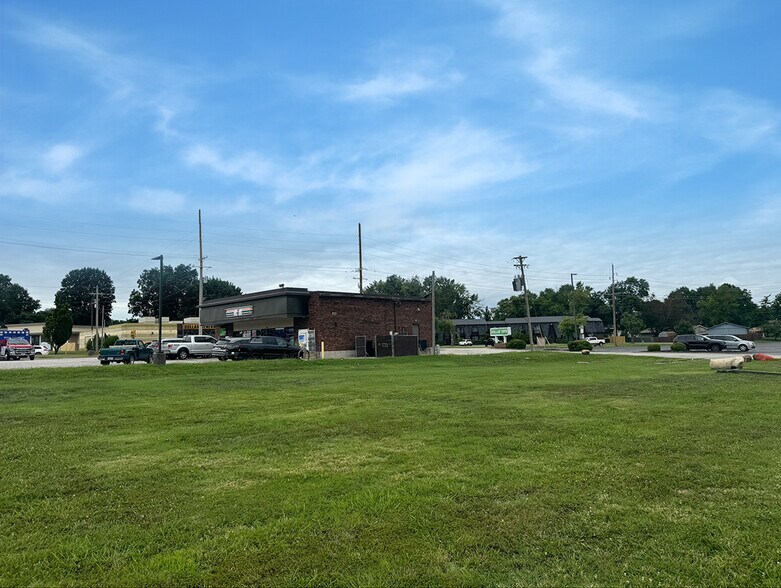 6678 Mexico Rd, Saint Peters, MO à vendre - Photo de l’immeuble – Image 2 sur 3