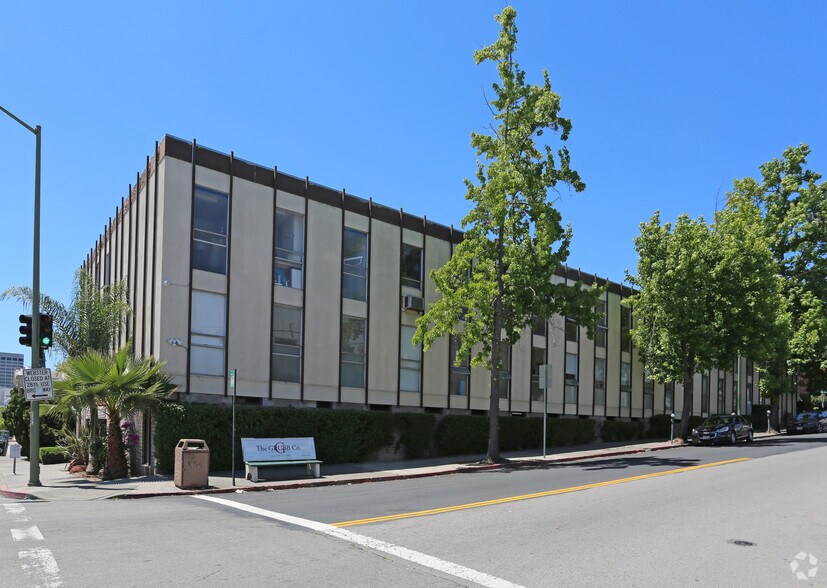 2844 Summit St, Oakland, CA à louer - Photo de l’immeuble – Image 2 sur 5