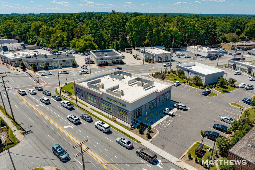 1401 N Main St, High Point, NC à vendre - Photo de l’immeuble – Image 3 sur 4