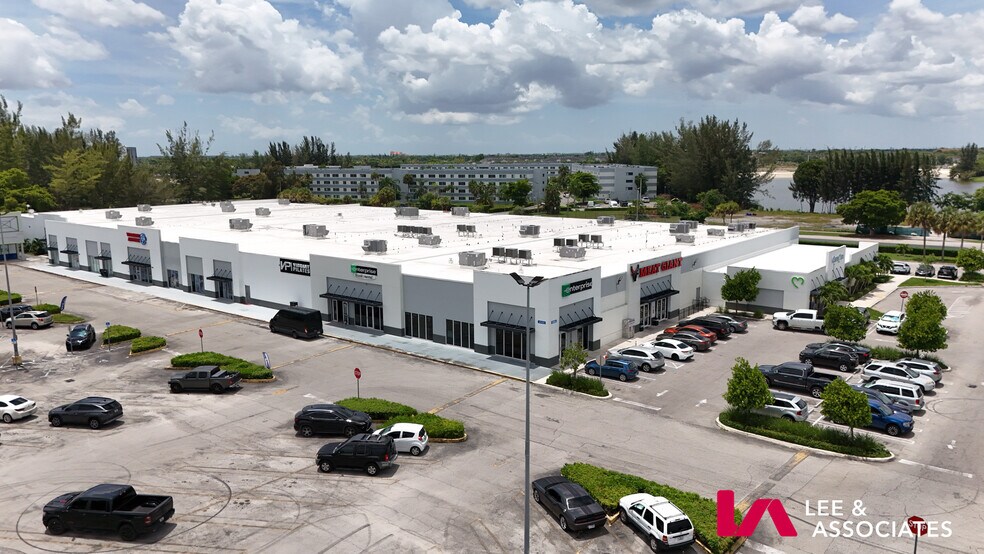 27455 S Dixie Hwy, Homestead, FL à louer - Photo de l’immeuble – Image 1 sur 20