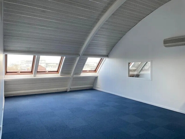 Plus de détails pour 126 Rue Du Landy, Saint-Ouen-sur-Seine - Bureau à louer
