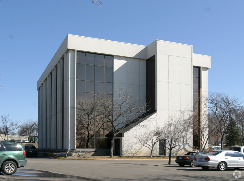 5200 Willson Rd, Edina, MN à louer - Photo de l’immeuble – Image 3 sur 4