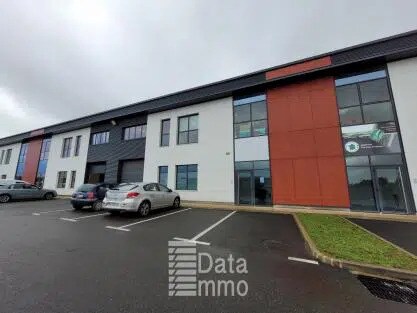 Industriel/Logistique dans Lieusaint à vendre - Photo de l’immeuble – Image 3 sur 7