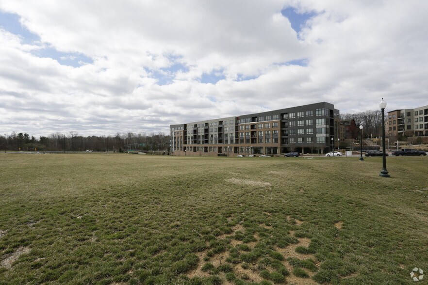 12405 Park Potomac Ave, Potomac, MD à louer - Photo principale – Image 1 sur 13