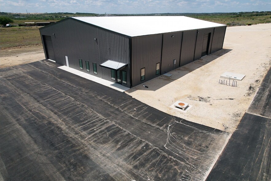 729 Soechting, New Braunfels, TX à louer - Photo de l’immeuble – Image 2 sur 6