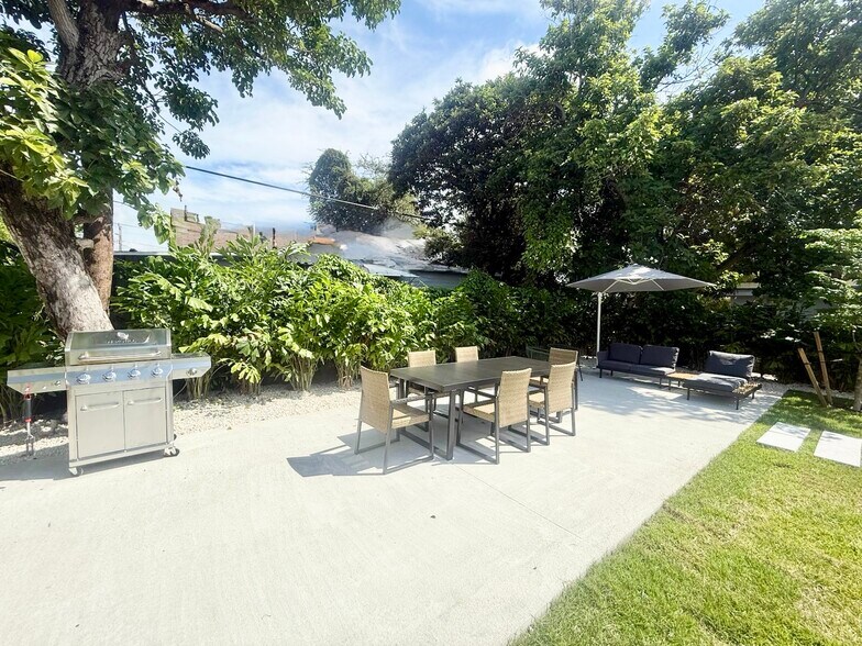 243 NW 32nd St, Miami, FL à vendre - Photo de l’immeuble – Image 3 sur 20