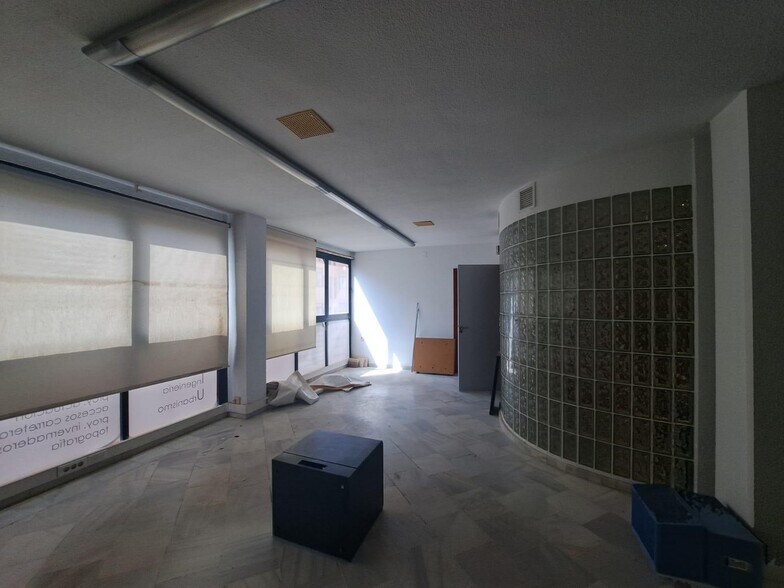 Bureau dans El Ejido, Almería à louer - Photo de l’immeuble – Image 2 sur 6