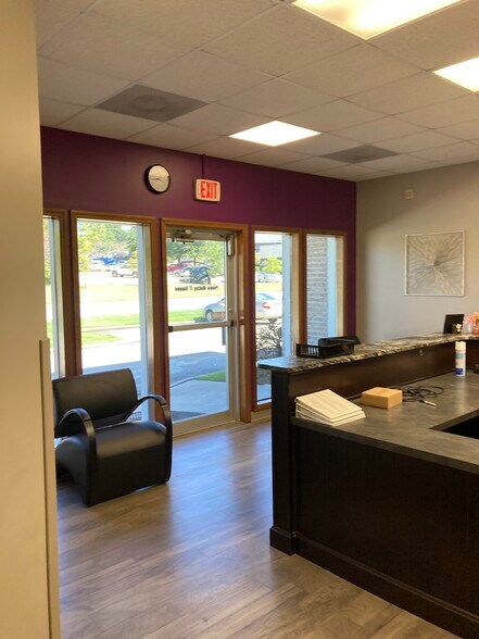 3225 W Truman Blvd, Jefferson City, MO à louer - Photo intérieure – Image 3 sur 8