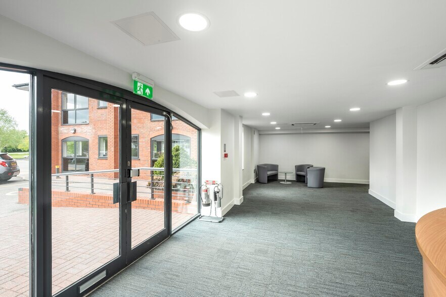 Tudor Rd, Runcorn à louer - Photo de l’immeuble – Image 3 sur 6