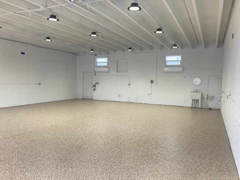 850 NW 1st Ave, Boca Raton, FL à louer - Photo intérieure – Image 1 sur 10