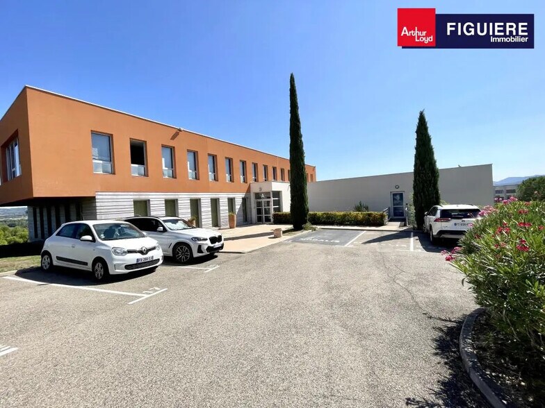 220 Rue Denis Papin, Aix-en-Provence à louer - Photo de l’immeuble – Image 2 sur 7