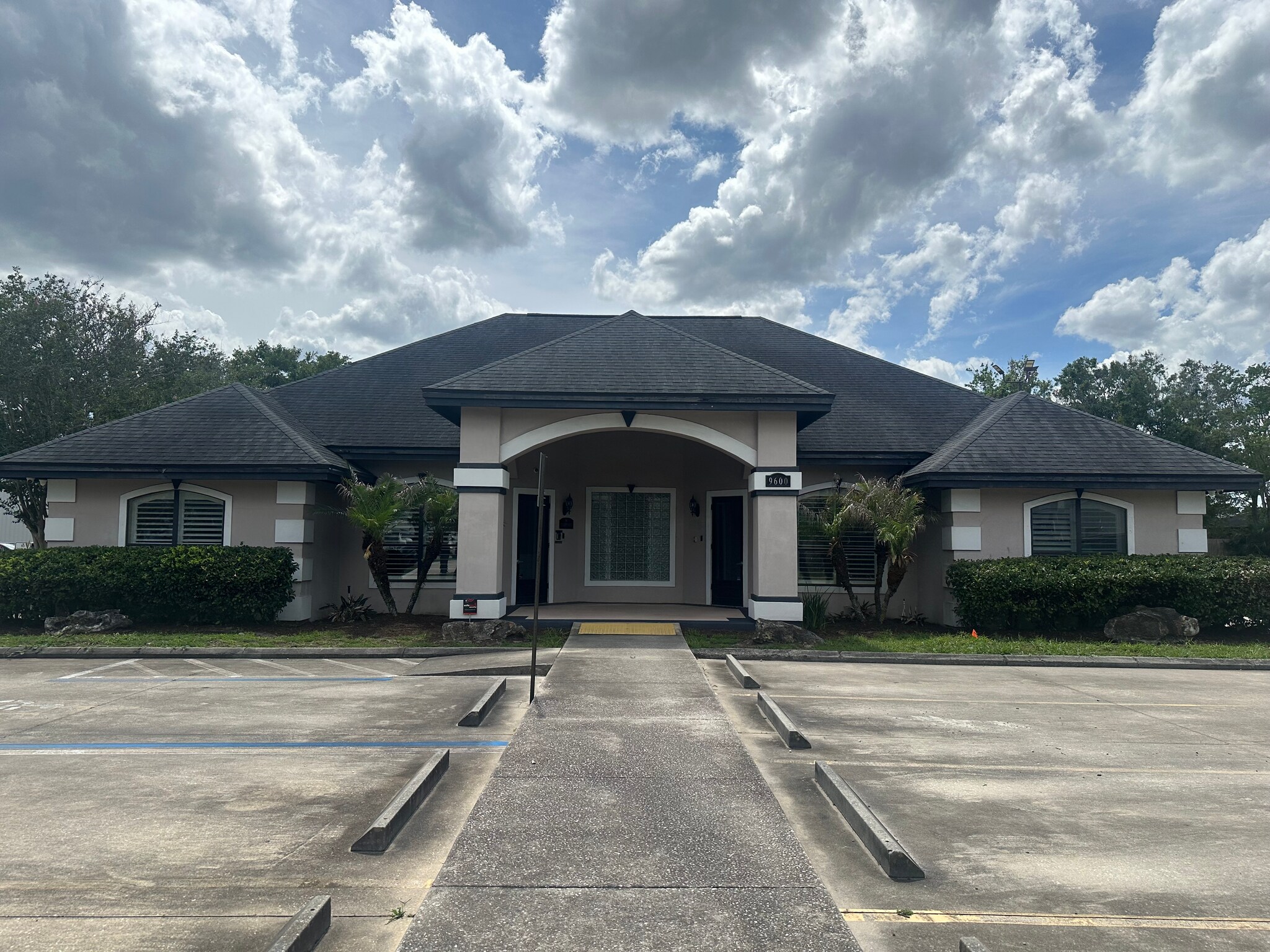 9600 Sunbeam Center Dr, Jacksonville, FL à vendre Photo de l’immeuble– Image 1 sur 18