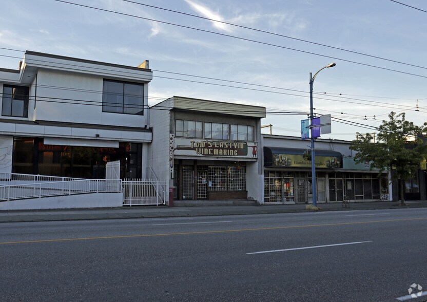 821 Hastings St E, Vancouver, BC à vendre - Photo de l’immeuble – Image 2 sur 7