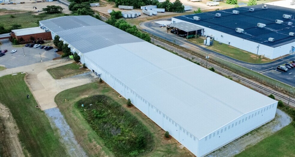 2575 Container Dr, Montgomery, AL à louer - Photo de l’immeuble – Image 1 sur 7
