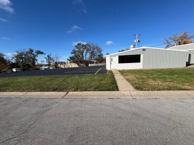 300 N Marion St, Olathe, KS à louer - Photo de l’immeuble – Image 3 sur 9