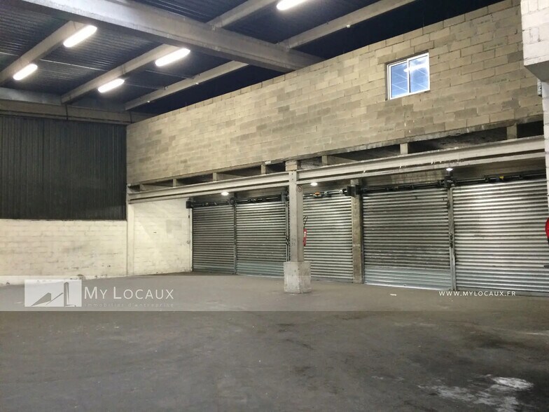 Industriel/Logistique dans Aulnay-sous-Bois à louer - Photo de l’immeuble – Image 1 sur 5