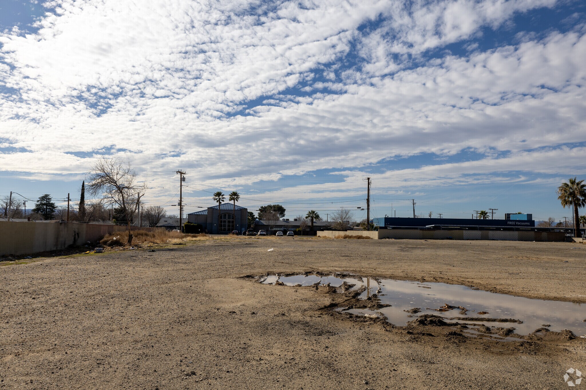 Sierra Hwy, Lancaster, CA à vendre Photo de l’immeuble– Image 1 sur 6