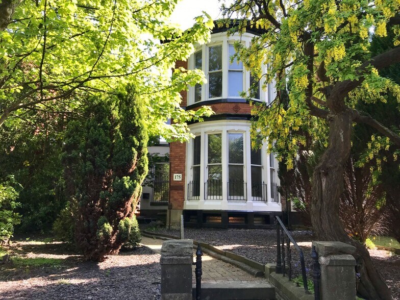 175 Chorley New Rd, Bolton à louer - Photo de l’immeuble – Image 1 sur 1