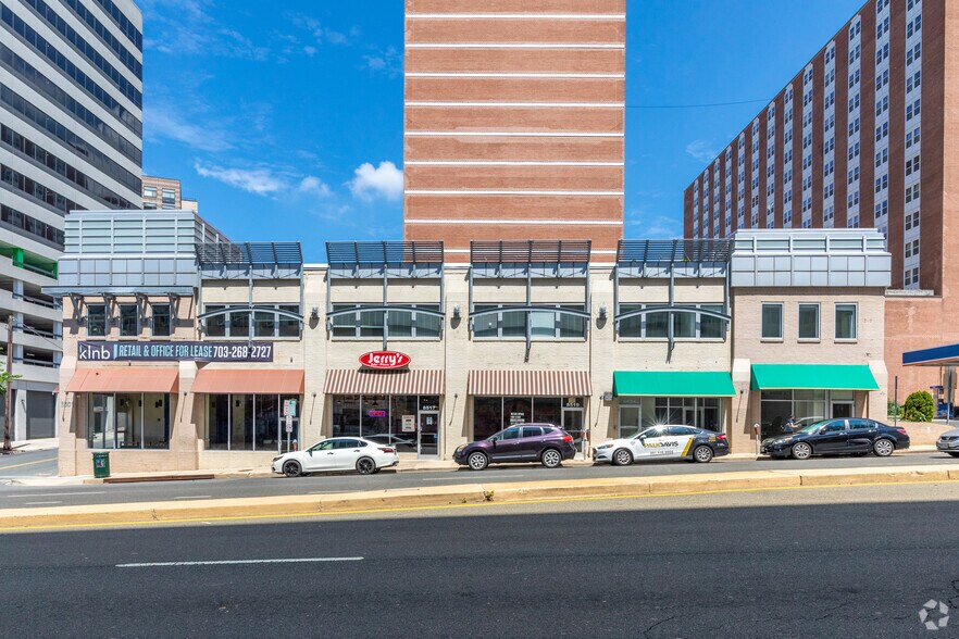 8501-8525 Colesville Rd, Silver Spring, MD à louer - Photo de l’immeuble – Image 2 sur 7