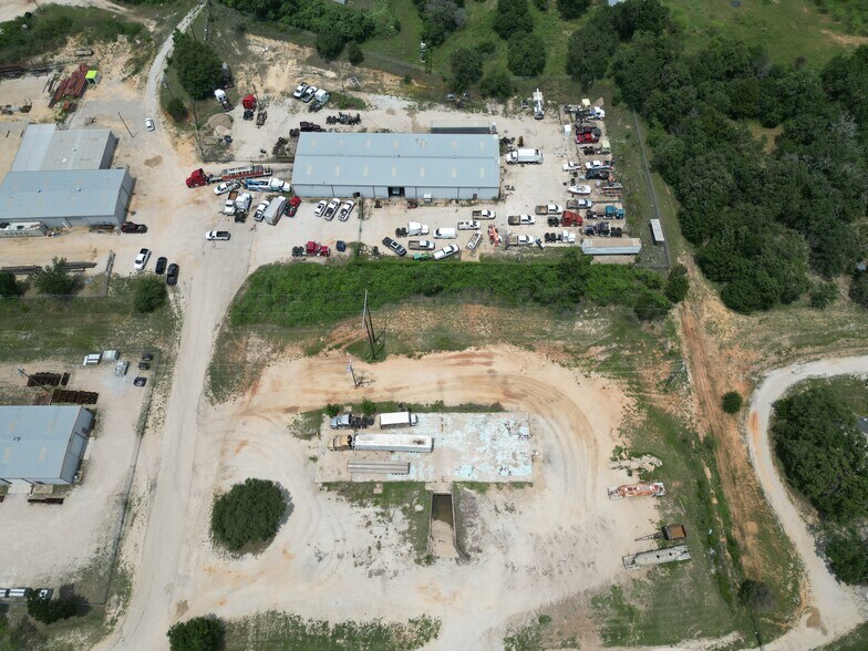 207 Samuel Dr, Weatherford, TX à louer - Photo de l’immeuble – Image 3 sur 14