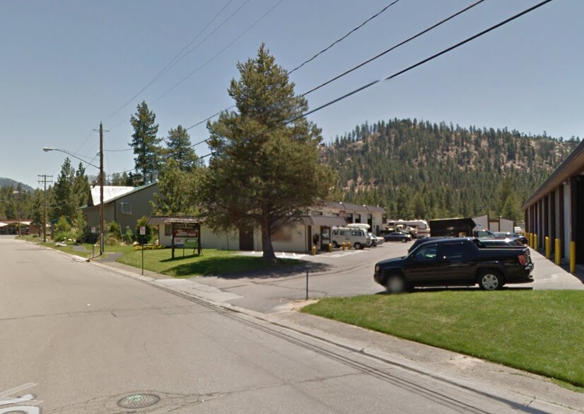 1748 D St, South Lake Tahoe, CA à louer - Photo de l’immeuble – Image 2 sur 6