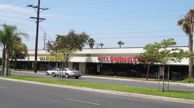 945 N Azusa Ave, Covina, CA à vendre - Photo de l’immeuble – Image 3 sur 3