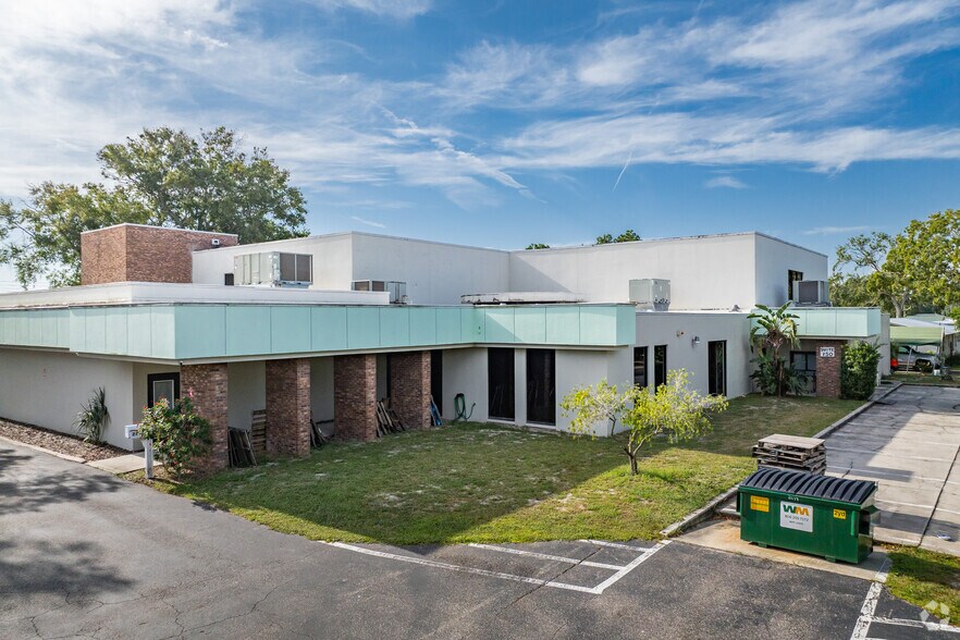 2127 Grand Blvd, Holiday, FL à louer - Photo de l’immeuble – Image 3 sur 19