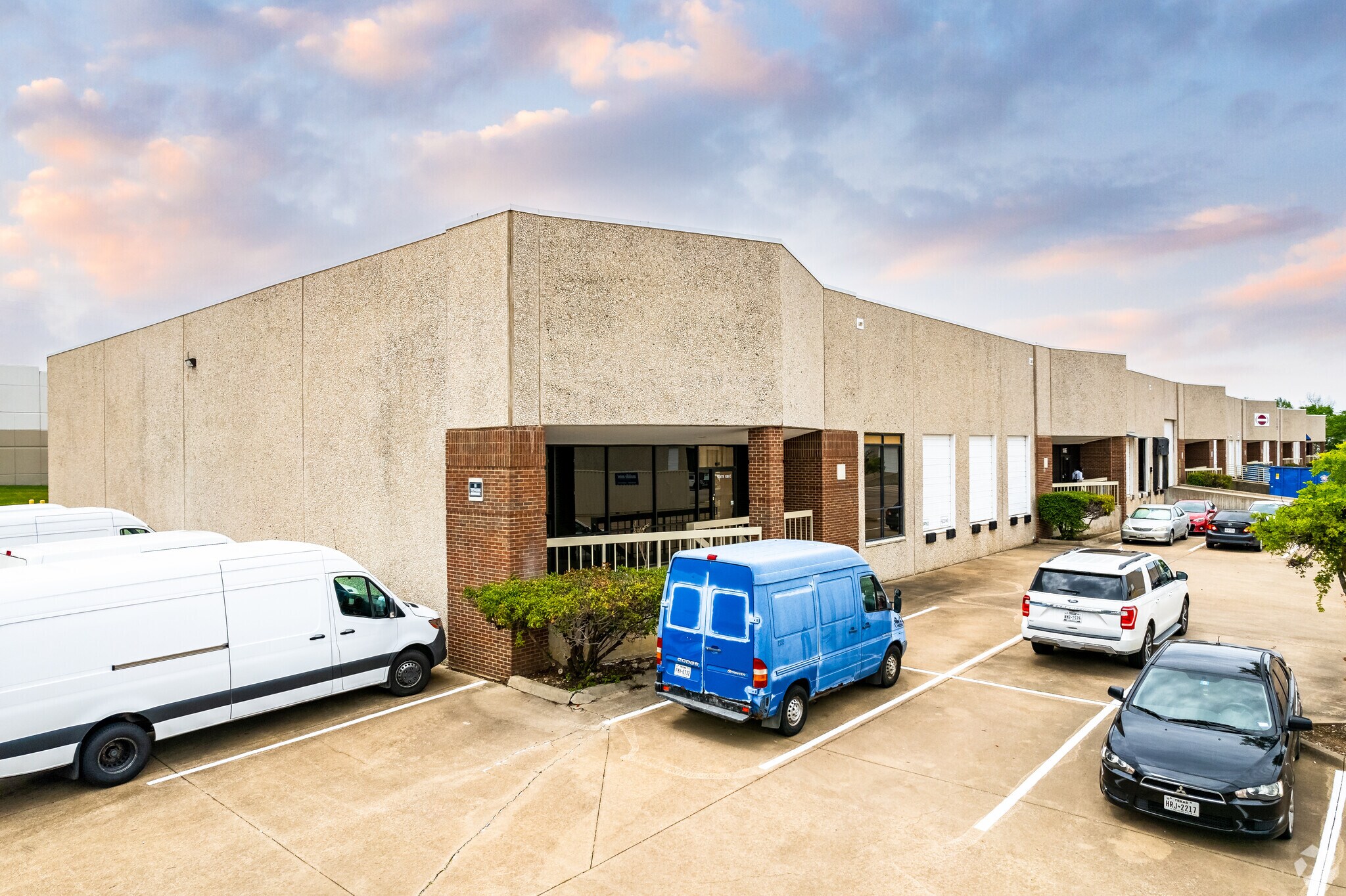 1111 Jupiter Rd, Plano, TX à louer Photo de l’immeuble– Image 1 sur 15