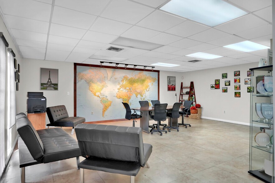 3347 NW 74th Ave, Miami, FL à vendre - Photo de l’immeuble – Image 2 sur 35
