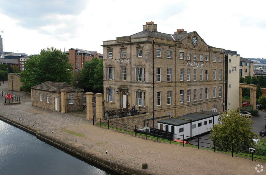 North Quay Dr, Sheffield à louer - Photo de l’immeuble – Image 2 sur 2