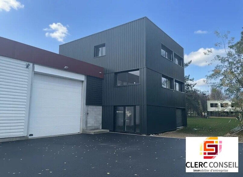 Bureau dans Mont-Saint-Aignan à louer - Photo de l’immeuble – Image 1 sur 6