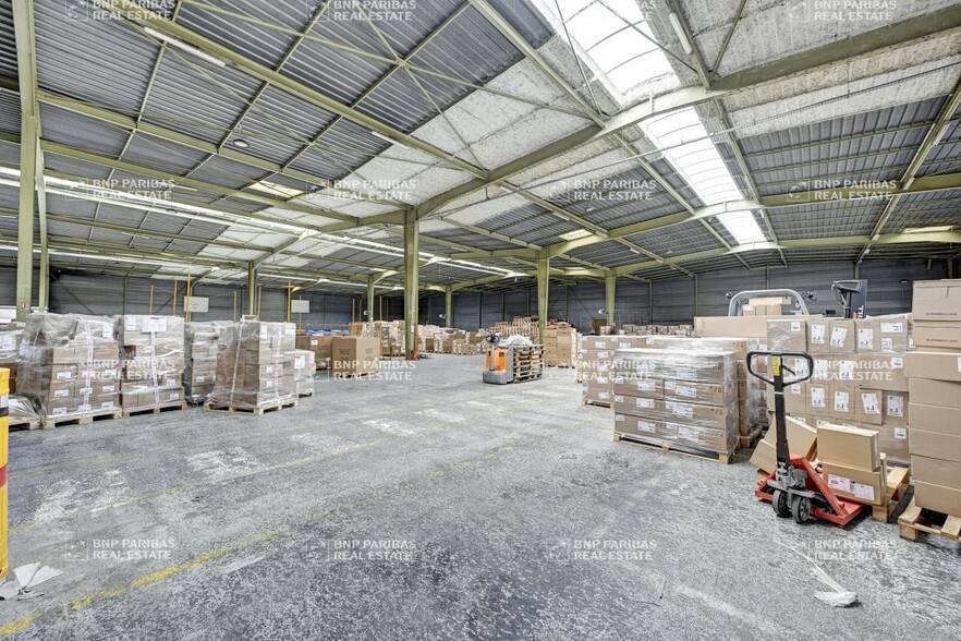 Local d’activités dans Chennevières-sur-Marne à louer - Photo intérieure – Image 2 sur 16