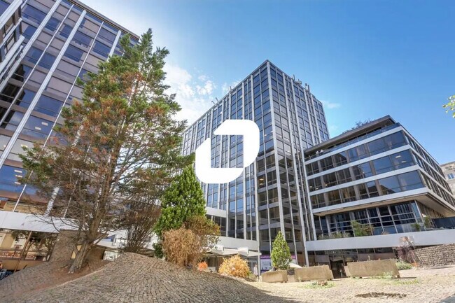 Plus de détails pour Local d'activités à louer