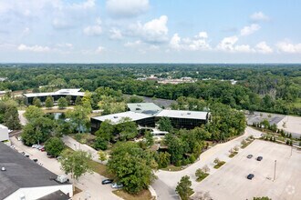 2333 Waukegan Rd, Bannockburn, IL - VUE AÉRIENNE  vue de carte - Image1