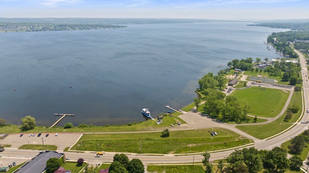 74 Water St, Mayville, NY à vendre - Photo de l’immeuble – Image 2 sur 14