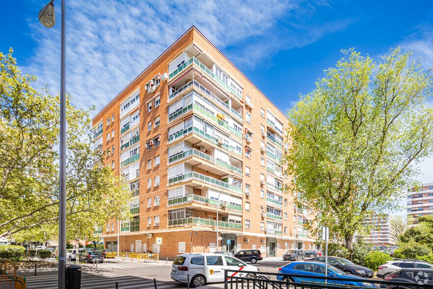 Bureau dans Madrid, Madrid à louer - Photo de l’immeuble – Image 2 sur 8
