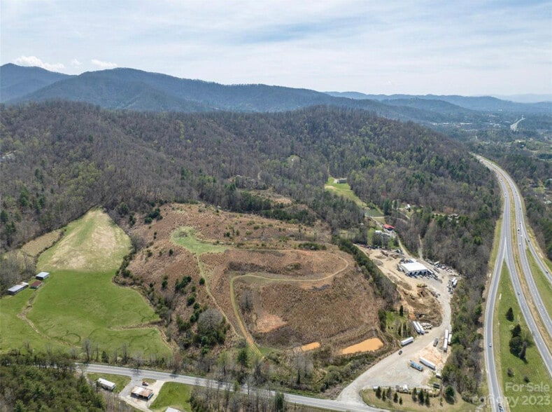 87 Barnardsville Hwy, Weaverville, NC à vendre - Photo de l’immeuble – Image 2 sur 10