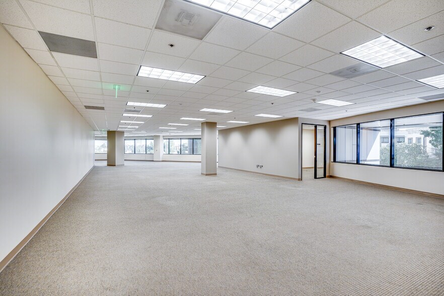 333 S Anita Dr, Orange, CA à louer - Photo intérieure – Image 2 sur 9