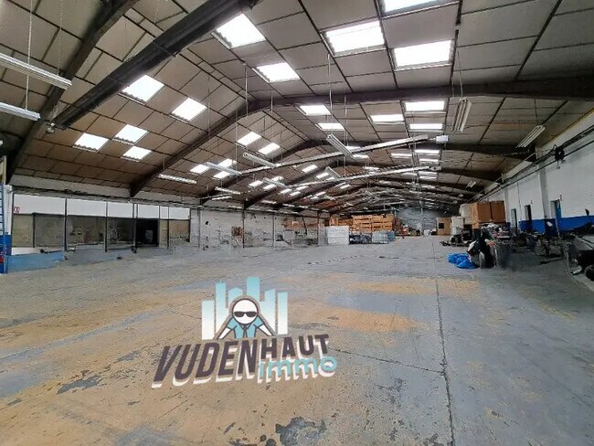 Plus de détails pour Local d’activités à vendre
